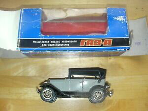 yzzr[@͌^ԁ@ԁ@[VOJ[ VA{bNXt@NgNVbNf_Crare cret russe fait classic car, die cast modele 143