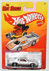 �y���������z�z�r�[�@�͌^�ԁ@�ԁ@���[�V���O�J�[ �z�b�g�z�C�[���z�b�g�J�[�hhot wheels the chaud que 84 hurst olds mauvais carte avec