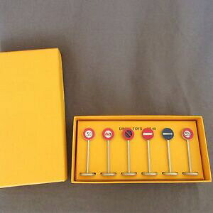 yzzr[@͌^ԁ@ԁ@[VOJ[ AgX[XVOiOpl350d dinky atlas 40 panneau signalisation de ville reedition