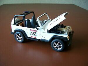 �y���������z�z�r�[�@�͌^�ԁ@�ԁ@���[�V���O�J�[ �W�[�v×�X�P�[��jeep wranglerrallye du lac 4x4par solido echelle 118