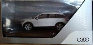 yzzr[@͌^ԁ@ԁ@[VOJ[ AEfBsnorev 5011602631 audi q2 gletscherweis