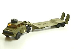 �y���������z�z�r�[�@�͌^�ԁ@�ԁ@���[�V���O�J�[ �}�b�`k�^���Nmatchbox battlekings k106 tank transporter
