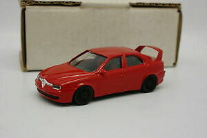 �y���������z�z�r�[�@�͌^�ԁ@�ԁ@���[�V���O�J�[ �A���t�@�����I�z�C�[��transkit base burago 143 alfa romeo 156 gta rouge roues noires