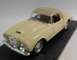 yzzr[@͌^ԁ@ԁ@[VOJ[ XP[f`ANbrumm 143 scale metal model r132 lancia b24 spider hp115 1955