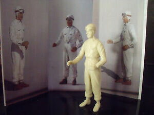 yzzr[@͌^ԁ@ԁ@[VOJ[ bernd rosemeyer figure 118 for cmc auto union vroom not painted