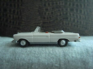 �y���������z�z�r�[�@�͌^�ԁ@�ԁ@���[�V���O�J�[ �����Z�f�X�J�u���I��wiking mercedes 300 se cabriolet 1532 b