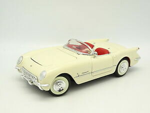 �y���������z�z�r�[�@�͌^�ԁ@�ԁ@���[�V���O�J�[ �R���x�b�g�u�����V��solido sb 118 chevriolet corvette 1953 blanche