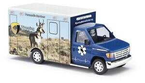 �y���������z�z�r�[�@�͌^�ԁ@�ԁ@���[�V���O�J�[ �t�H�[�h���C�I�~���O�Z���^�[���f���u�b�V��ford e350 wyoming medical center ambulance 187 model busch