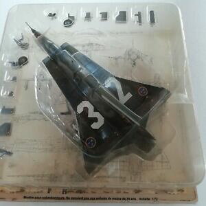 �y���������z�z�r�[�@�͌^�ԁ@�ԁ@���[�V���O�J�[ altaya saab j35f draken swe