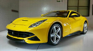 yzzr[@͌^ԁ@ԁ@[VOJ[ XP[tF[~j`AJ[lgb g echelle 124 2015 ferrari f12 berlinetta v detaille voiture miniature