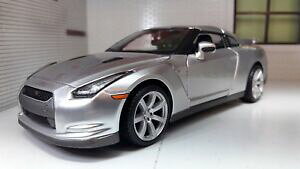 �y���������z�z�r�[�@�͌^�ԁ@�ԁ@���[�V���O�J�[ g lgb 124 echelle argent nissan gtr r35 38 v6 detaille maisto voiture