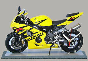 yzzr[@͌^ԁ@ԁ@[VOJ[ q[g~j`ANbNmoto, suzuki gsxr 60004 jaune, en horloge miniature