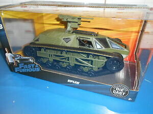 �y���������z�z�r�[�@�͌^�ԁ@�ԁ@���[�V���O�J�[ �^���N�t�@�C��jad98946 by jada toys ripsaw tank fast and furious 8 124