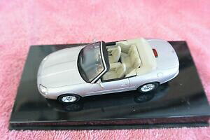 yzzr[@͌^ԁ@ԁ@[VOJ[ WK[JuIv`iVo[XP[autoart 2003 jaguar xk8 cabrio platinum argent echelle 53712 143