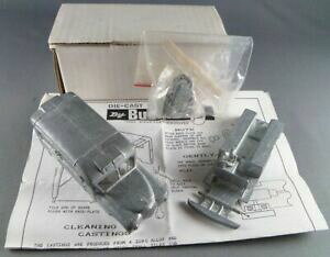 yzzr[@͌^ԁ@ԁ@[VOJ[ ^Lbg_C[{bNXIbudgie kit metal ambulance daimler neuf boite