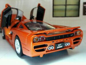 �y���������z�z�r�[�@�͌^�ԁ@�ԁ@���[�V���O�J�[ �X�P�[���I�����W�T���[���~�j�`���A�J�[g lgb 124 echelle 2004 orange v8 en s7 detaille motormax voiture miniature