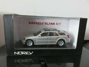 �y���������z�z�r�[�@�͌^�ԁ@�ԁ@���[�V���O�J�[ �}�O�i���{�b�N�Xvoiture dodge magnum rt de 2006 norev 143 neuf en boite