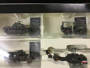 �y���������z�z�r�[�@�͌^�ԁ@�ԁ@���[�V���O�J�[ �R�[�M�[�f���[�e�B�V���[�P�[�X�R���N�V�����x�g�i���c�A�[corgi fighting machines vietnam tour of duty showcase collection cs90024