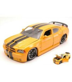 【送料無料】ホビー　模型車　車　レーシングカー ダッジチャージャーイエローdodge charger srt8 2006 ribon 5 yellow 124