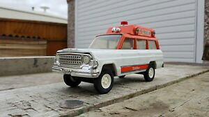 �y���������z�z�r�[�@�͌^�ԁ@�ԁ@���[�V���O�J�[ �r���e�[�W�W�[�v���X�L���[vintage tonka jeep rescue wagoneer