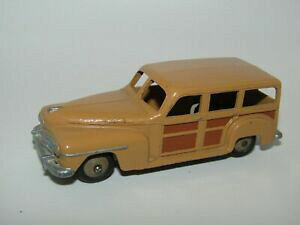 �y���������z�z�r�[�@�͌^�ԁ@�ԁ@���[�V���O�J�[ �v���}�X�_���{�[��dinky 344 plymouth woody estate voiture excellent etat carton
