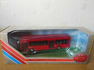 �y���������z�z�r�[�@�͌^�ԁ@�ԁ@���[�V���O�J�[ �o�Xefe 36607 trajets de bus