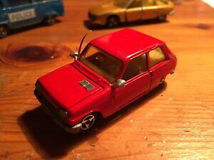 �y���������z�z�r�[�@�͌^�ԁ@�ԁ@���[�V���O�J�[ ���m�[�`�A���[�_�[majorette renault 5 n 257