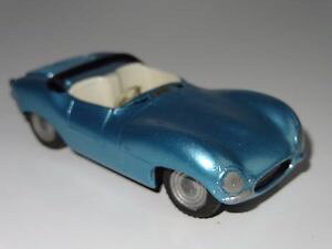 yzzr[@͌^ԁ@ԁ@[VOJ[ WK[X|bgv triang spot on jaguar xkss 107