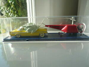 yzzr[@͌^ԁ@ԁ@[VOJ[ ^^NCX[wRv^[voitures tintin,n47 et 48 la chrysler jaune et lhelicoptere rouge