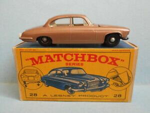 yzzr[@͌^ԁ@ԁ@[VOJ[ }b`WK[{bNX~g[^lesney matchbox 28c jaguar mk10 painted motor near mint in original e1 box