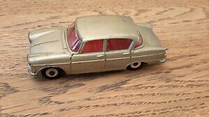 �y���������z�z�r�[�@�͌^�ԁ@�ԁ@���[�V���O�J�[ ���B���e�[�W�n�b�`vintage annees 1960 dinky toys 145 singer vogue berline nr comme neuf