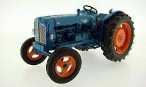 �y���������z�z�r�[�@�͌^�ԁ@�ԁ@���[�V���O�J�[ ���j�o�[�T�����W���[�X�P�[���V���[�Yuniversal hobbies fordson power major echelle 132 uh2636