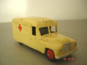 yzzr[@͌^ԁ@ԁ@[VOJ[ _C[NXdinky toys daimler ambulance avec croixrougedinky toys vehicules durgence
