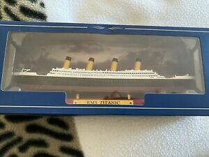 yzzr[@͌^ԁ@ԁ@[VOJ[ ^C^jbNfrms titanic navire 11250 diecast model