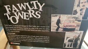 【送料無料】ホビー 模型車 車 レーシングカー コーギーフォールティタワーズボックスcorgi fawlty towers voiture in box