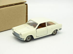 yzzr[@͌^ԁ@ԁ@[VOJ[ vJbgpolitoys sb 143 autobianchi primula coupe blanche 548