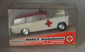 yzzr[@͌^ԁ@ԁ@[VOJ[ XP[vX`bNfJ[minialuxe 143 echelle modele plastique voiture marly ambulance rougeblanc