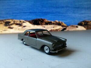 �y���������z�z�r�[�@�͌^�ԁ@�ԁ@���[�V���O�J�[ �����`�Asolido 121 lancia flaminia