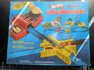yzzr[@͌^ԁ@ԁ@[VOJ[ NbVzbgzC[}ere[Whotwheels criss cross crash hot wheels pista mattel vintage
