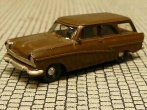 �y���������z�z�r�[�@�͌^�ԁ@�ԁ@���[�V���O�J�[ �t�H�[�h�u���E���R���r187 brekina ford taunus 17 m combi marron