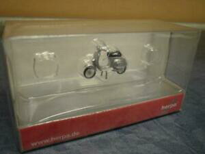 �y���������z�z�r�[�@�͌^�ԁ@�ԁ@���[�V���O�J�[ herpa noirs vespa 50 r, argent 053143