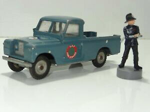 yzzr[@͌^ԁ@ԁ@[VOJ[ h[o[AvCAXX|bgtriang spot on 415 raf land rover fire appliance 273