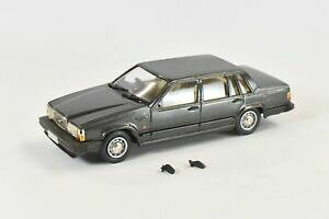 yzzr[@͌^ԁ@ԁ@[VOJ[ f{{brooklin models volvo 740 gl re32