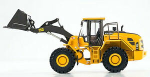 �y���������z�z�r�[�@�͌^�ԁ@�ԁ@���[�V���O�J�[ �{���{���f��volvo l105g loader ruspa ruote 150 model 300033 motorart