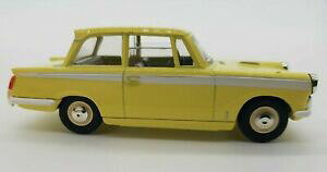 yzzr[@͌^ԁ@ԁ@[VOJ[ whfvanguards 143 triumph herald jaune modele va5002