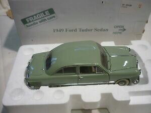 �y���������z�z�r�[�@�͌^�ԁ@�ԁ@���[�V���O�J�[ �_���x���[�t�H�[�h�`���[�_�[�Z�_���X�P�[�����f��un danbury comme neuf dun modele a lechelle dun 1949 ford tudor berline, boxed