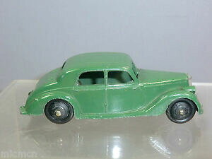 yzzr[@͌^ԁ@ԁ@[VOJ[ fC[T^Cvx[Xv[g_[NO[o[Wdinky toys model 40a riley saloon 1st type plaque de base vert fonce version
