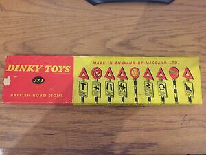 yzzr[@͌^ԁ@ԁ@[VOJ[ {bNXannees 1950 dinkymeccano britannique de 772 panneaux routiers avec boite dorigine