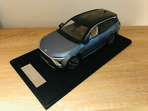 �y���������z�z�r�[�@�͌^�ԁ@�ԁ@���[�V���O�J�[ �G�f�B�V�������f��118 nio es8 founders edition model car blue color