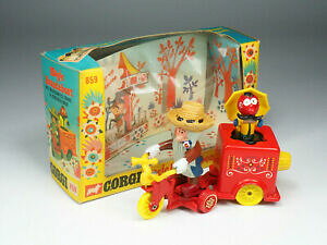 【送料無料】ホビー 模型車 車 レーシングカー コーギーマジックストボックスイングランドcorgi 859 magic roudabout mchenrys strike amp; zebedee box 143e england